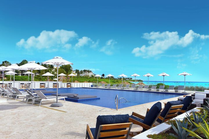 Hotel with Pool
