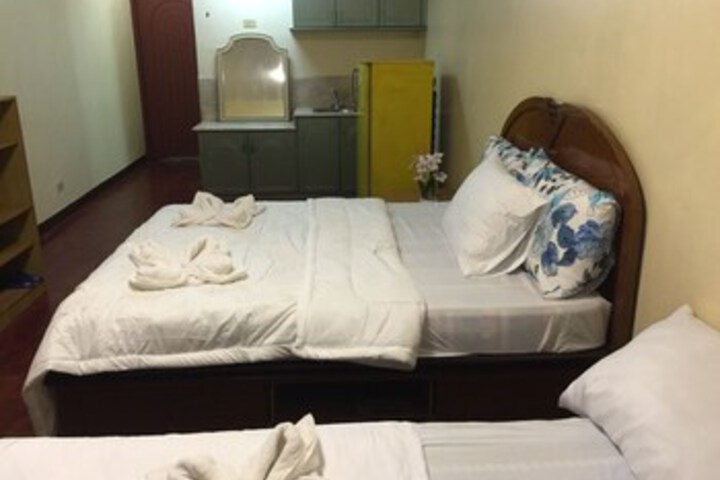 Room 53 of 103