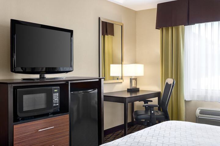 Room 8 of 65