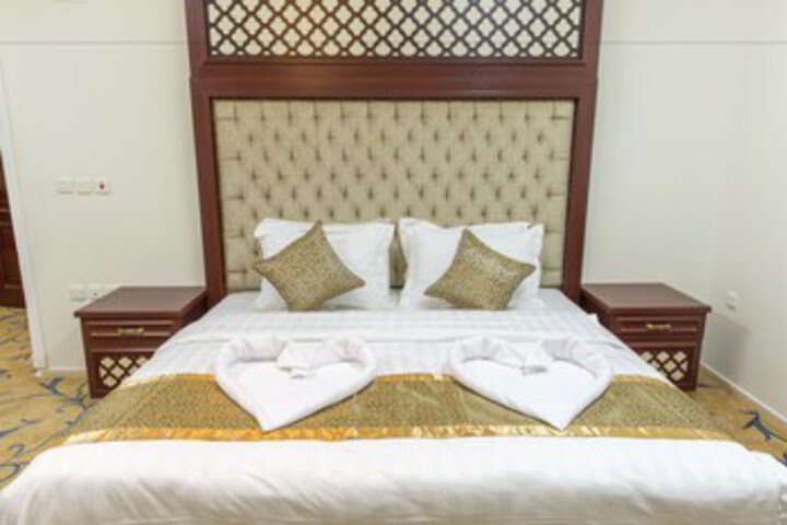 Room 4 of 17