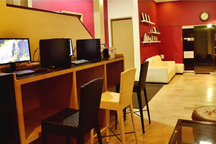 Business Center 20 of 29