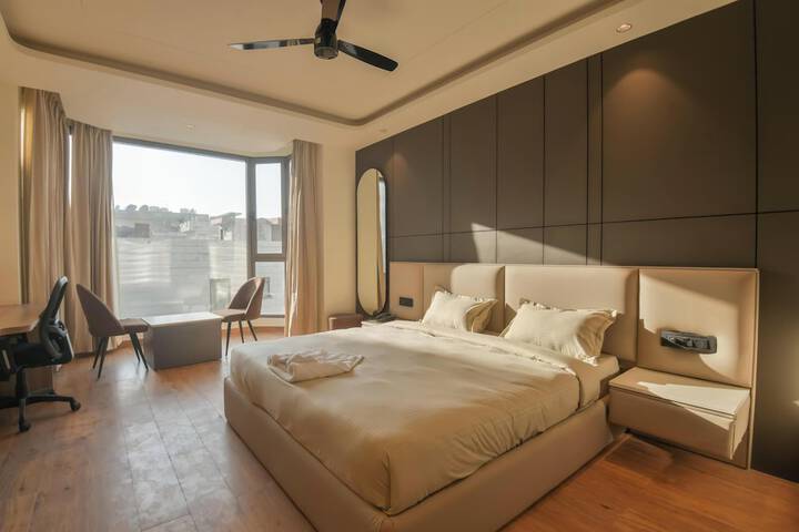 Room 5 of 26