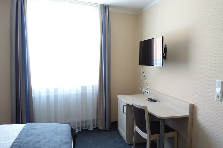 Room 10 of 10