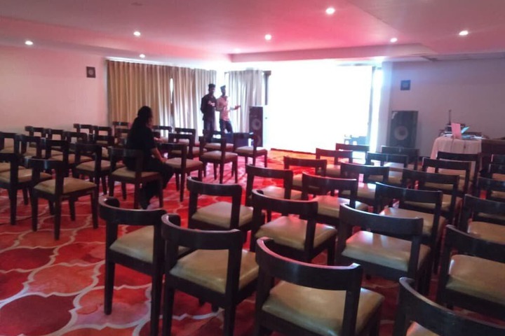 Business Center 6 of 34