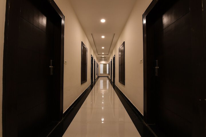 Ballroom/Hall 35 of 45