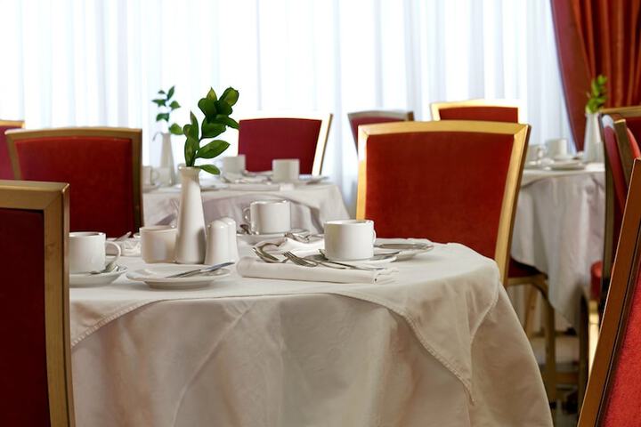 Breakfast/Coffee Service 48 of 116