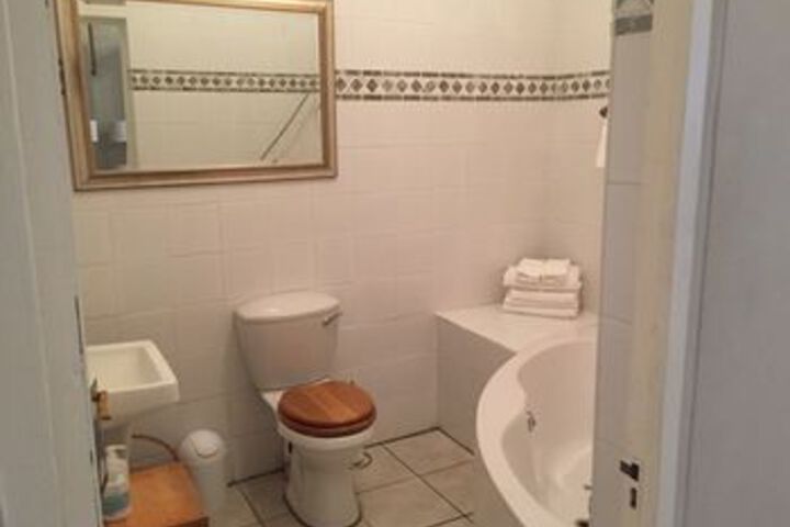 Room 3 of 52
