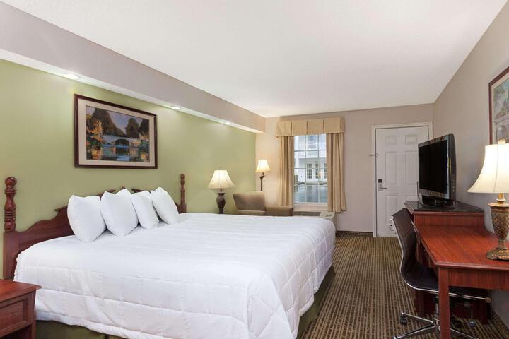 2 Double Beds (8 of 10)