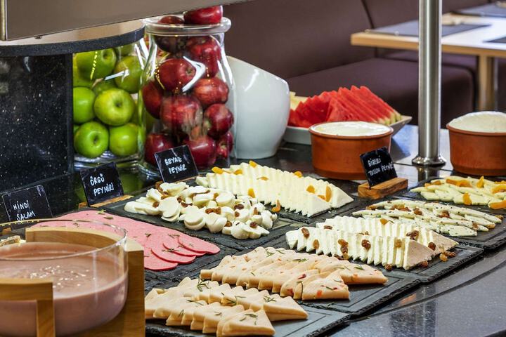 Breakfast buffet