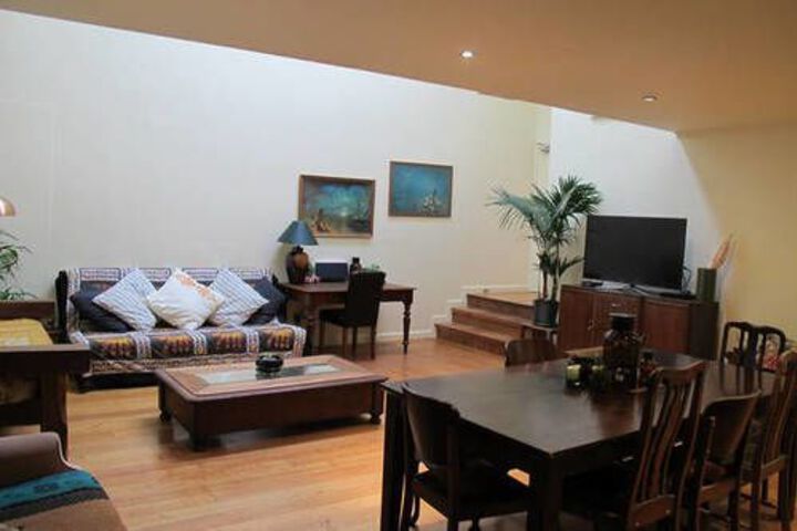 Room 4 of 10
