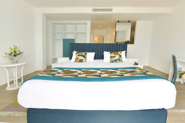 Room 9 of 42
