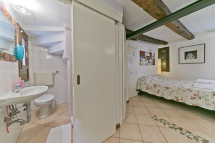 Room 2 of 19