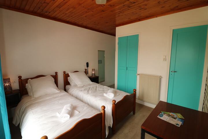 Room 12 of 35