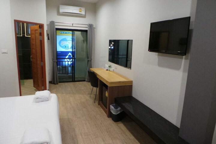 Room 14 of 32