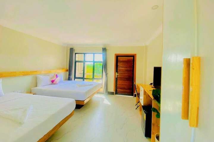 Room 2 of 69