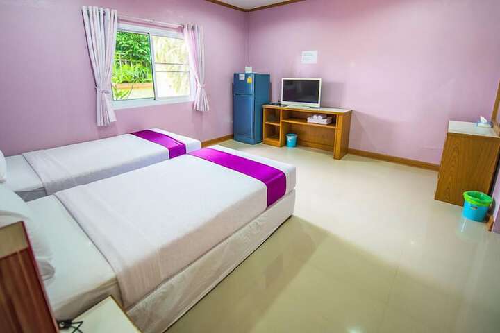 Room 6 of 65