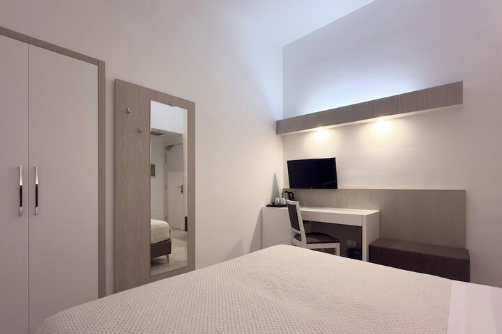 Room 73 of 175