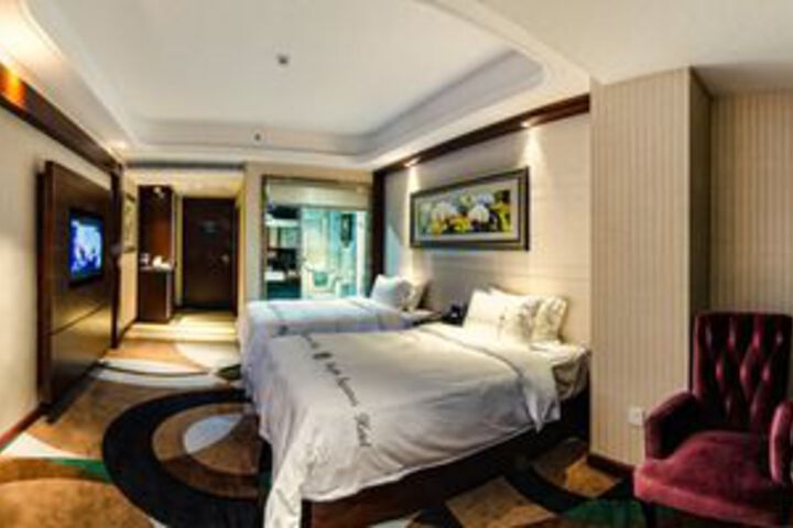 Room 10 of 21