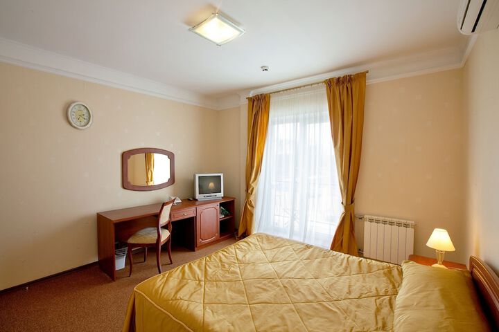 Room 23 of 99
