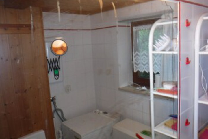 Room 2 of 28