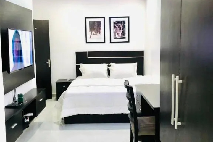 Room 3 of 7