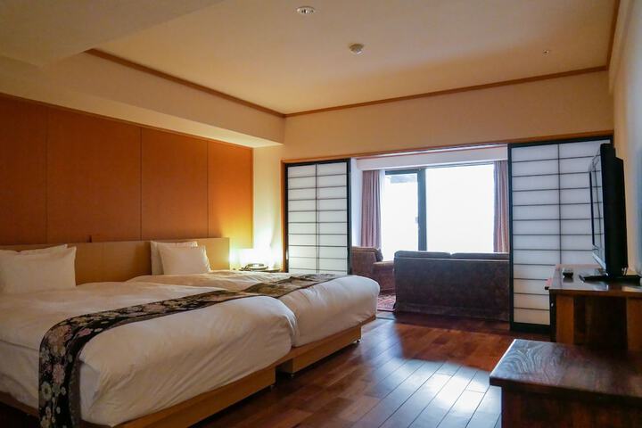 Room 6 of 85
