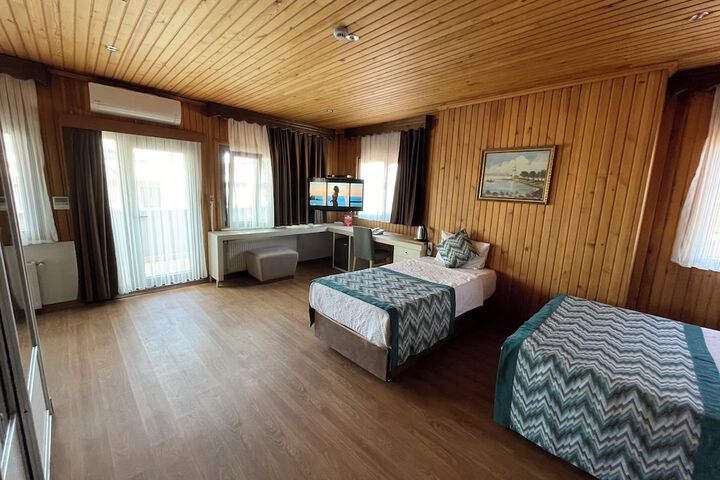 Room 21 of 53