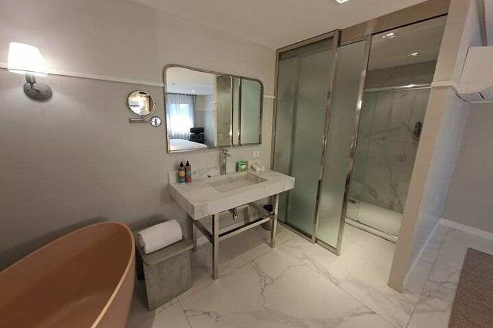 Room 58 of 100