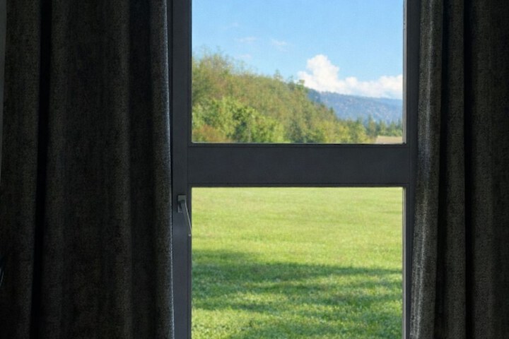 Room 8 of 28