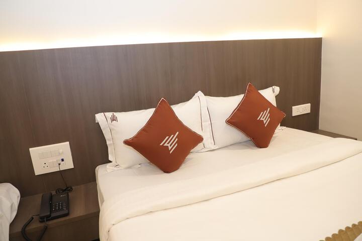 Room 6 of 36