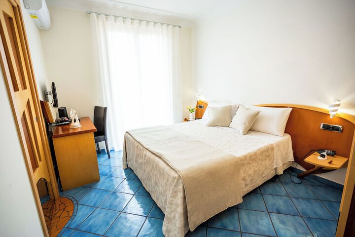 Room 7 of 22