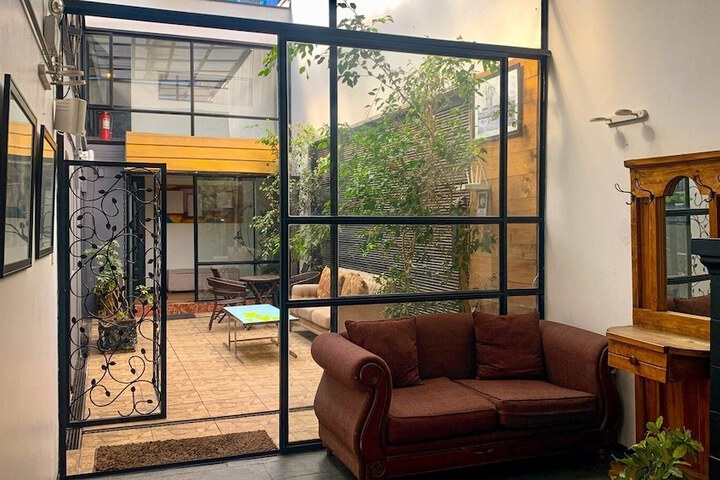 Entrance & Lobby