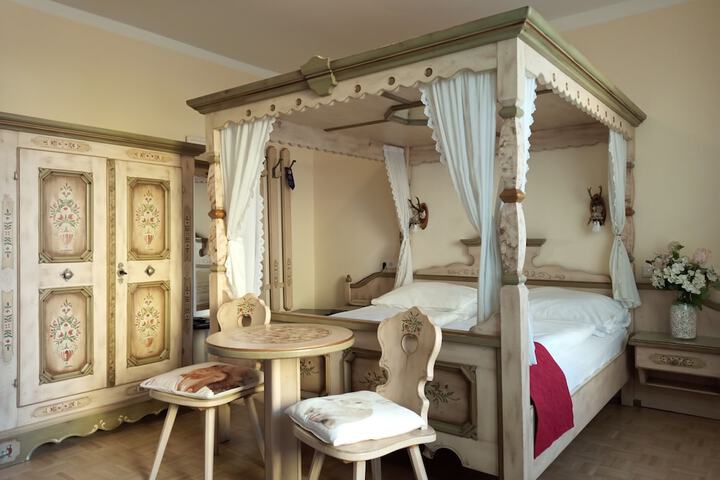 Room 9 of 56