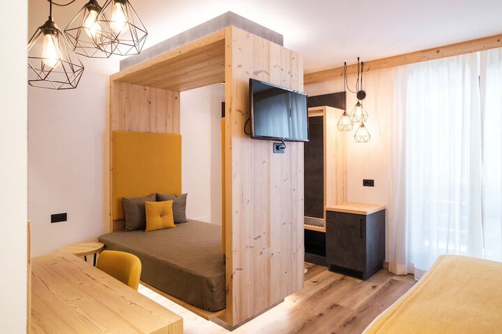 Room 26 of 177