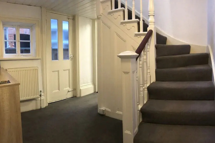 Room 7 of 17