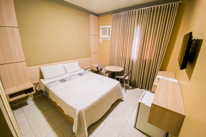 Room 5 of 11