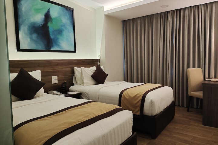 Room 5 of 34