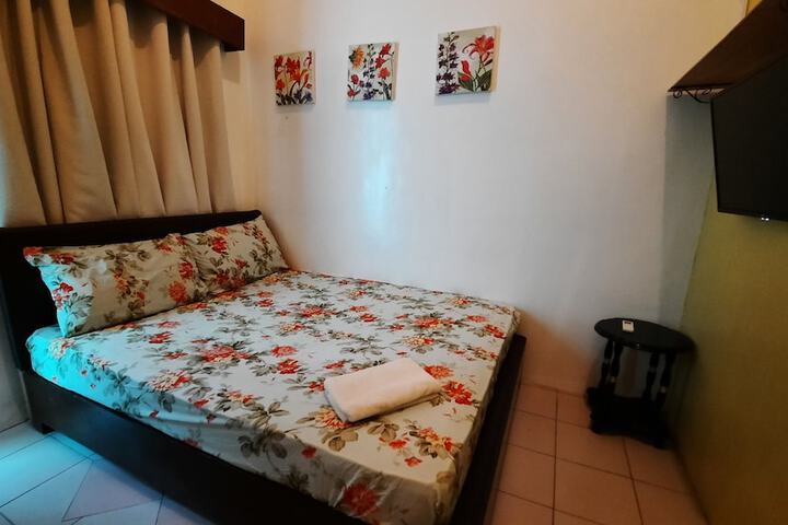Room 7 of 25