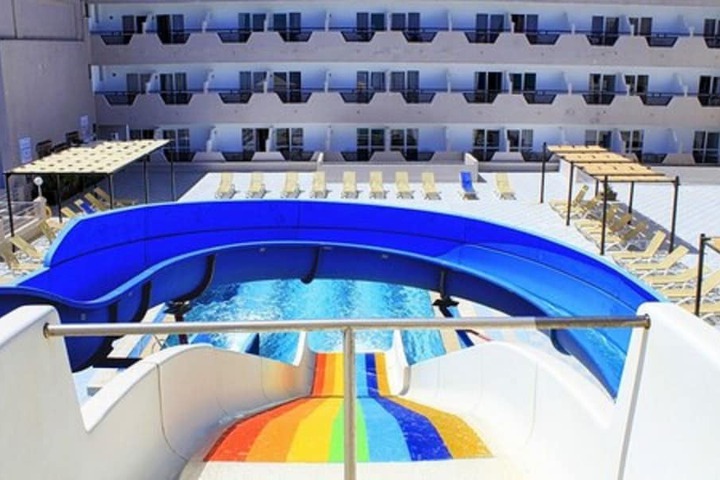 Pool 32 of 58