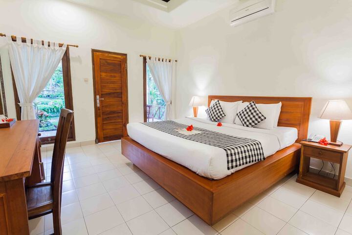 Room 3 of 49