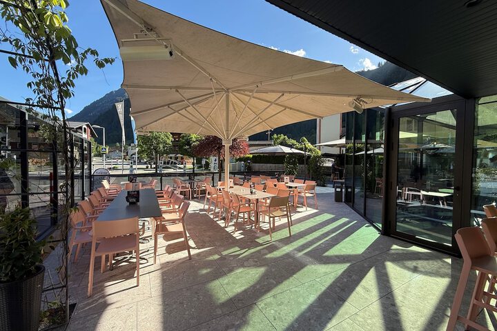 Sundeck 176 of 189