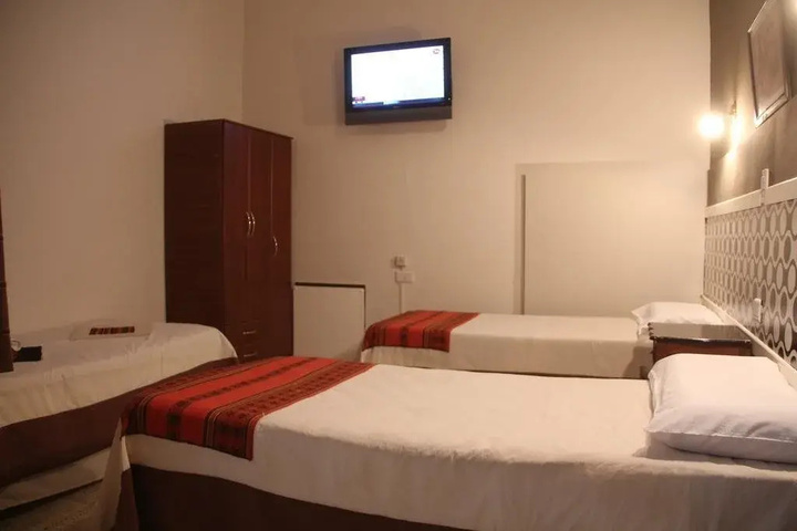 Room 7 of 11