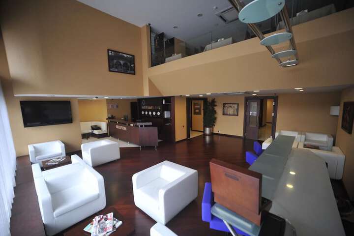 Guest Lobby