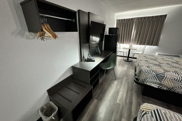 2 Queen Beds Suite Micfridge (15 of 22)