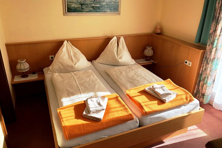 Room 6 of 43