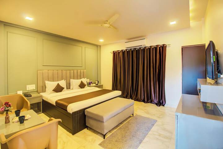 Room 15 of 33