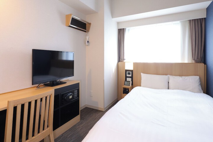 Room 22 of 144
