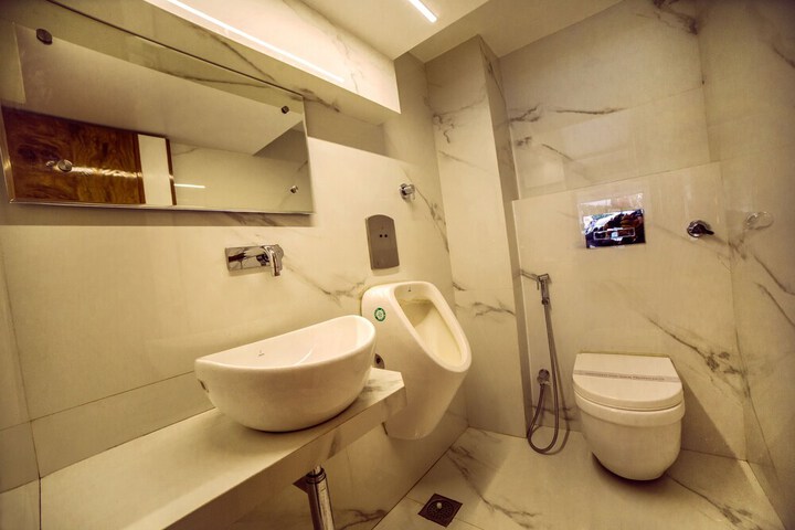 Room 16 of 30