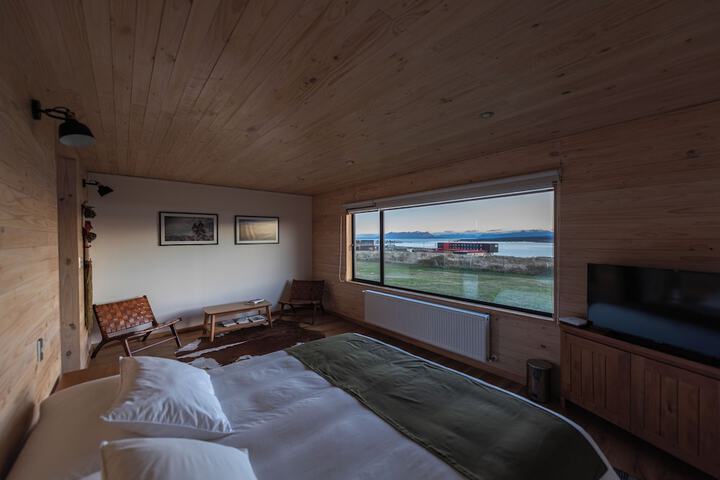 Room 6 of 27