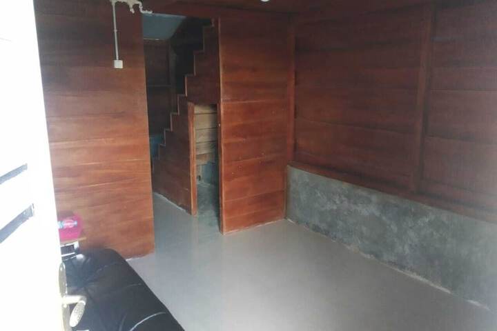 Room 4 of 15